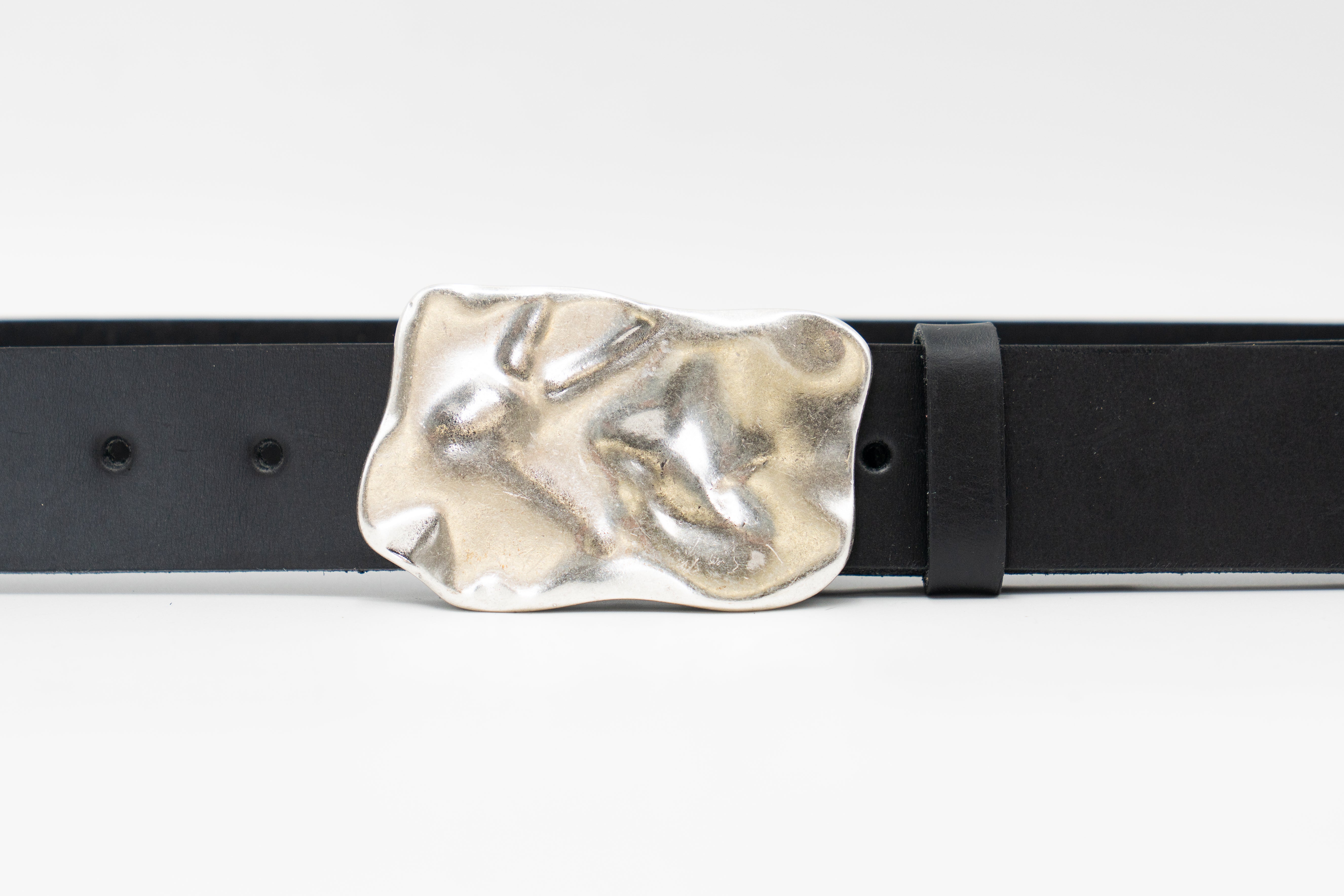 Caspian Belt - Organic Shape Silver Plaque Buckle Smooth Black Italian Leather - Streets Ahead