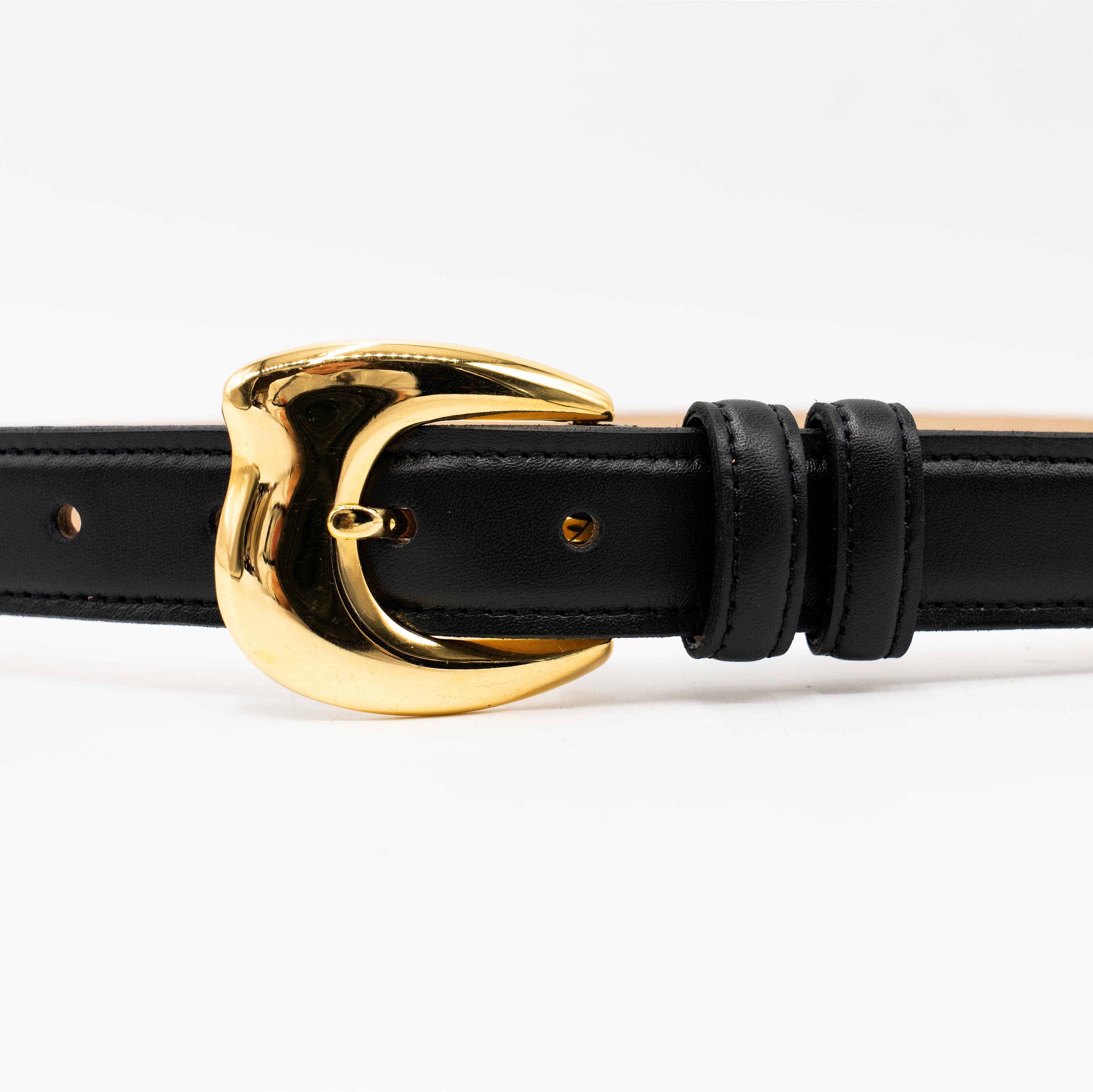 Streets Ahead Onyx Belt showing organic-shaped gold-plated buckle detail