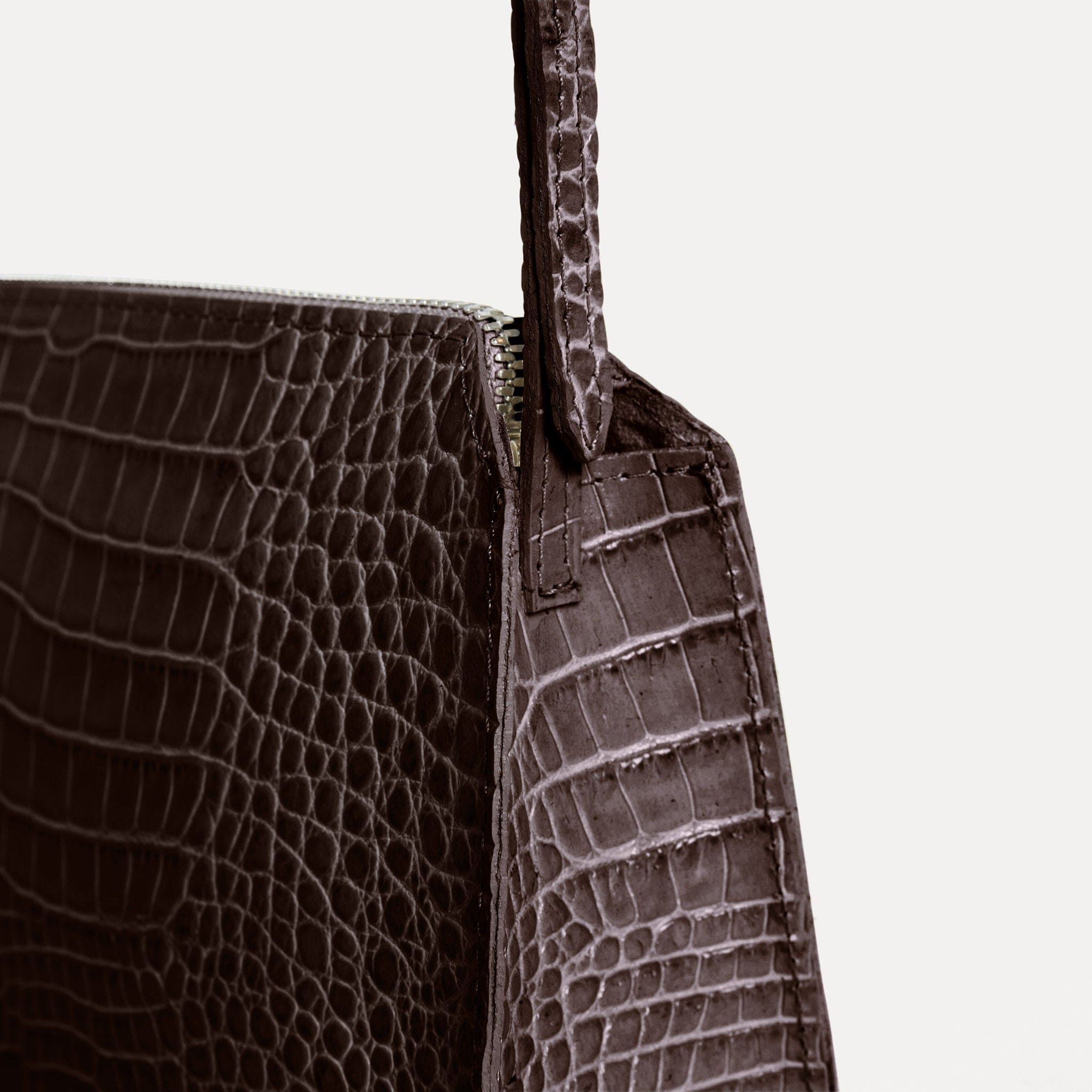 Streets Ahead Aria Handbag showing adjustable buckle strap