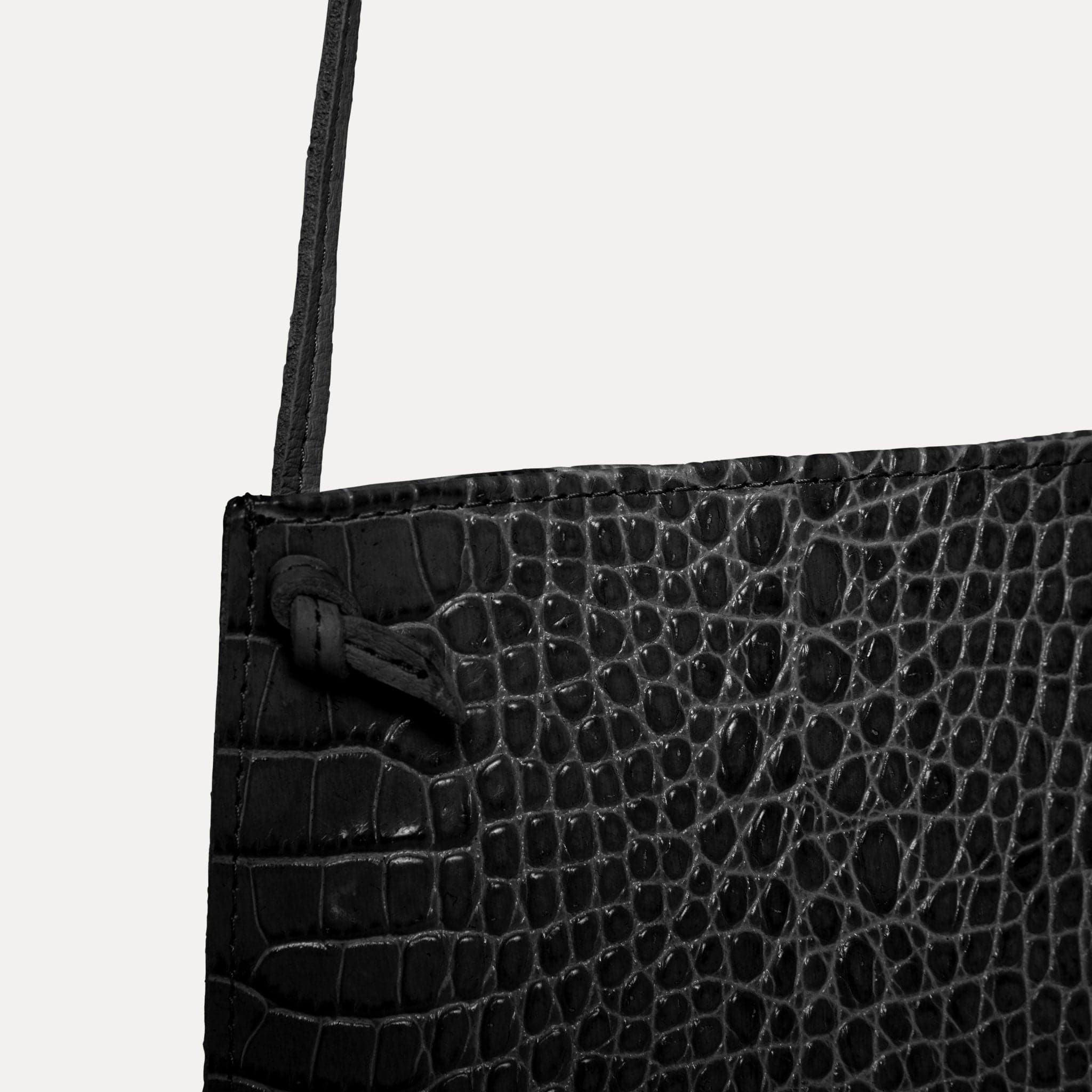 Streets Ahead Nova Crossbody, side view showing magnetic closure