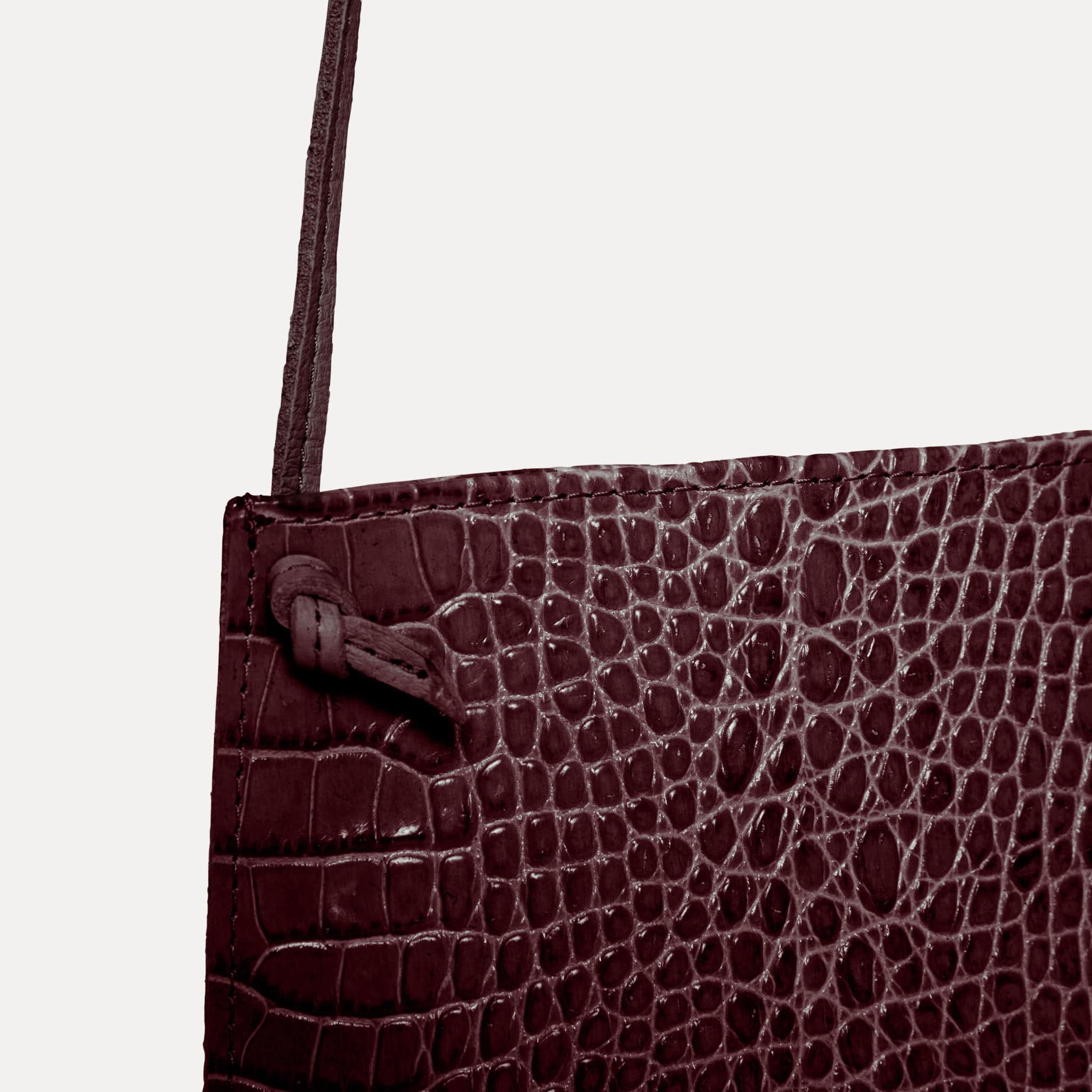 Streets Ahead Nova Crossbody, side view showing magnetic closure